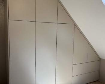 ormar pod kosinu 1377 900 700 100